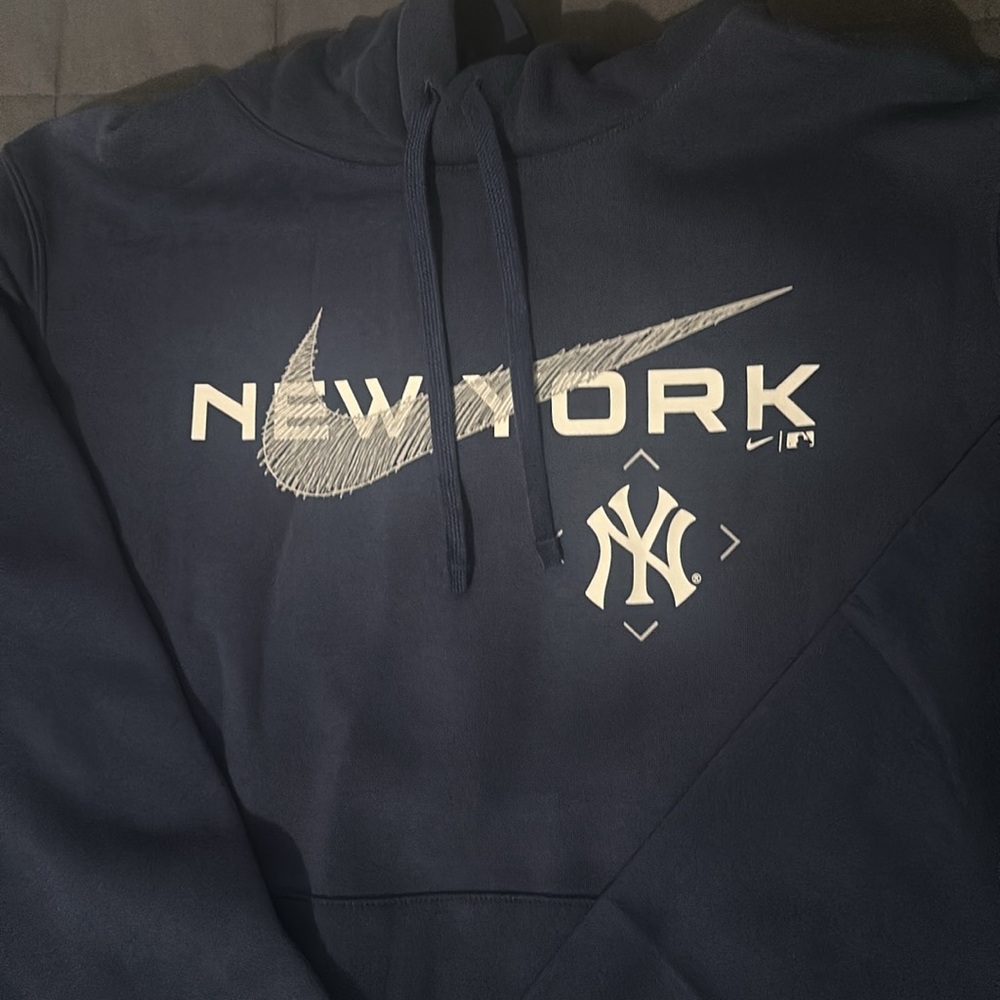 New York Yankees Club Slack
Men's Nike MLB Pullover Hoodie